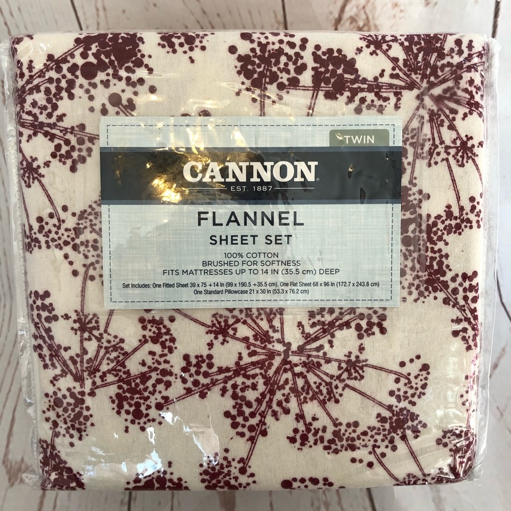NEW Flannel Twin Red & White Holly Berries Sheets